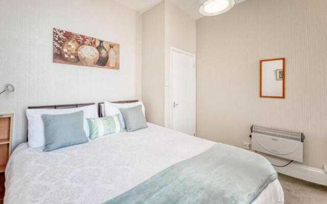 Apartment 2 - 1 Bedroom Sea Front-Sea Views-Free Parking