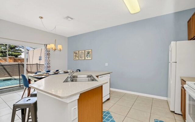 Roomy Town Home, Mickey-themed Bedroom! #4bv550