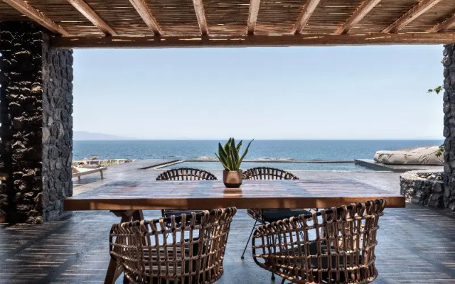 Colombos Beachfront