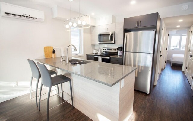 Cheerful 4 Bedrooms Duplex Unit Great Location