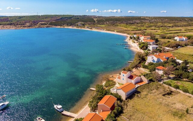 Amazing Home in Novalja With 5 Bedrooms and Wifi