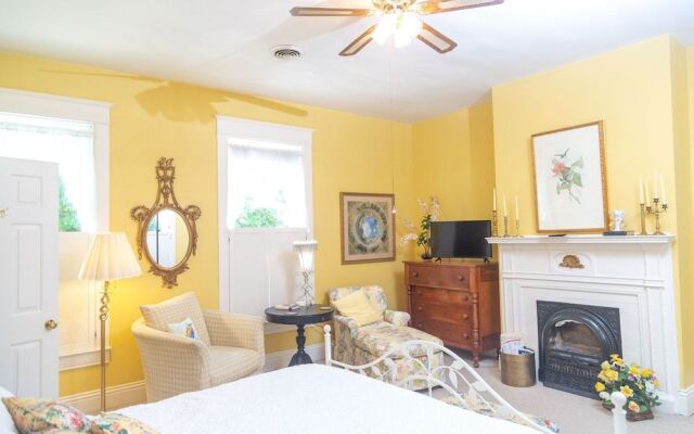 Red Rose Inn Bed & Breakfast