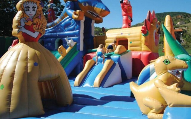 Villa With 4 Bedrooms in Saint-pierre-des-tripiers, With Wonderful Lak