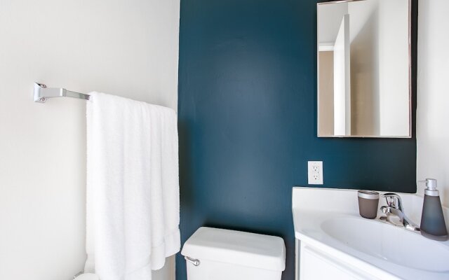 WanderJaunt - Castillo - 2BR - Point Loma