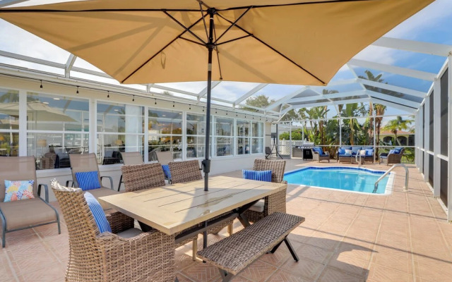 Stunning Palmetto Home w/ Boat Dock & Kayaks!