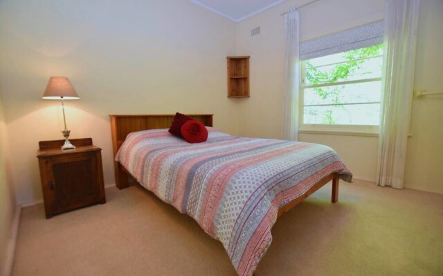 Trinlea Estate Leura Mall