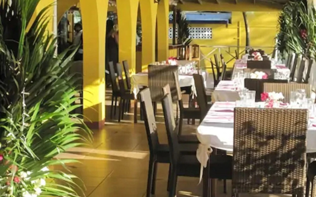 Paradise Beach Hotel