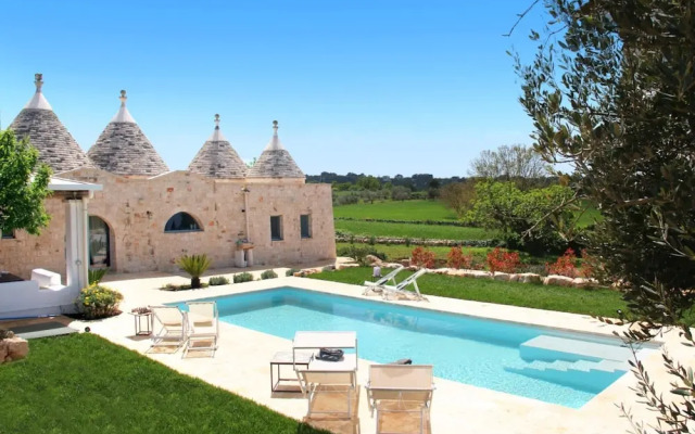 Trulli Gianpaolo - Enchanting 3 Bedroom Villa