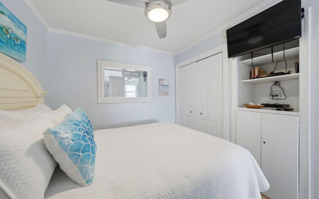 Gulf Village 207