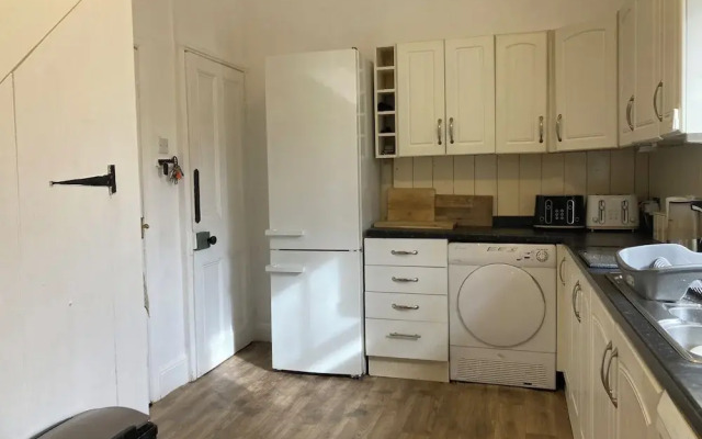 6-bed House in Snowdonia With Your own Private pub