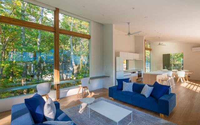 Sanzan Chalet by Hakuba White Fox Company