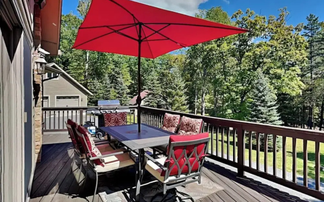 Black Pines Lodge