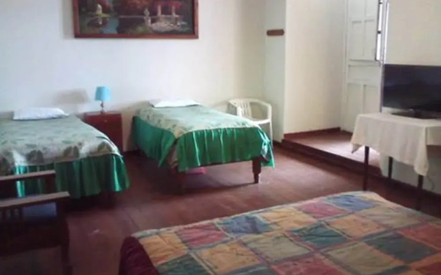 Hostal Tres Mascaras