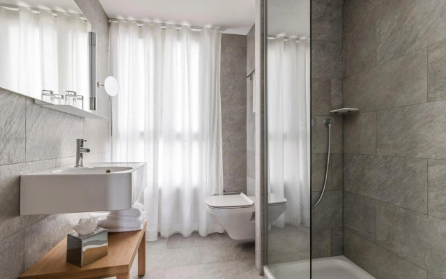 9Hotel Republique