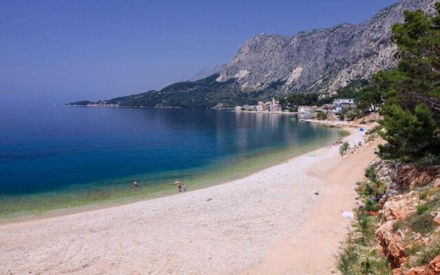 Ivi - 100 m From Pebble Beach - A3