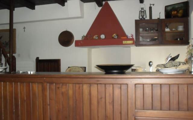 Traditional Guest Home Dimou