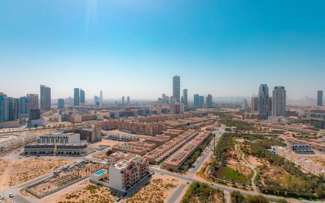 Lofty apt with panoramic view terrace