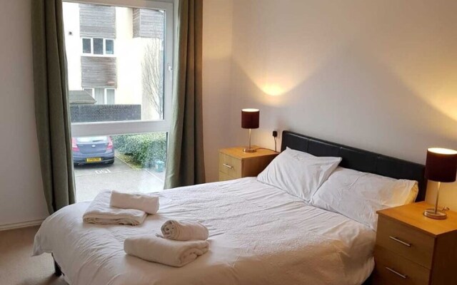 Remarkable 1-bed Apartment in Swansea Near Liberty