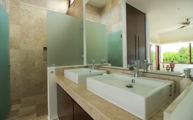 Luxury House Steps Away from Akumal Beach by Olahola