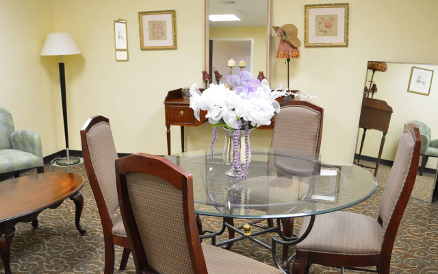 Baymont by Wyndham East Windsor Bradley Airport