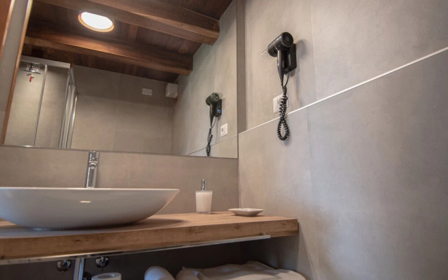 Turquoise Apt City Center