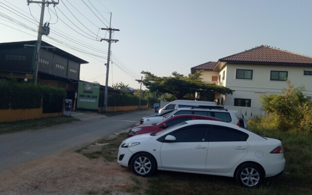 Sawasdee River Kwai Lodge