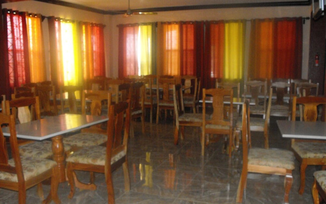 Hotel Tropik Leadonna