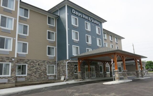 Days Inn & Suites Lindsay