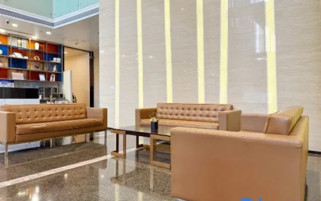 Yongjiang Holiday Hotel+ (Nanning East Railway Station)