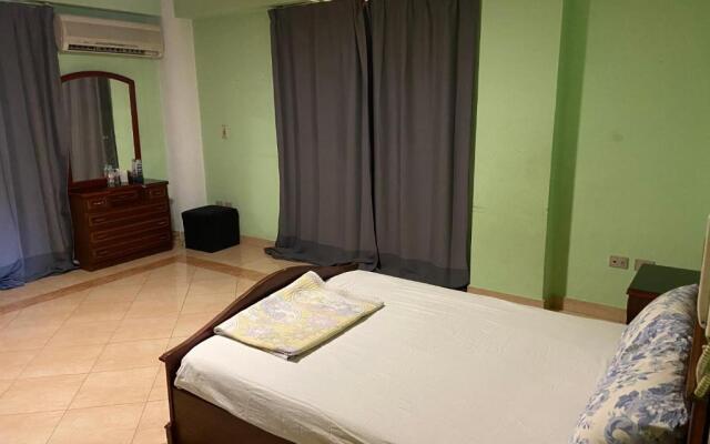 4 bedroom villa with garden and private pool