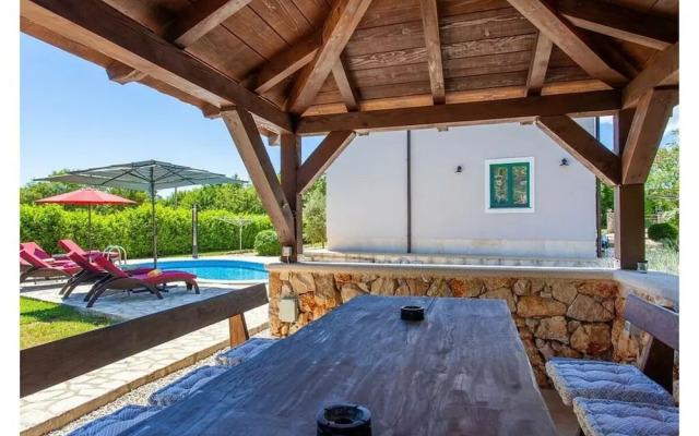 Villa Tara With a Beautiful Heated Pool