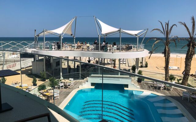 White Tower Mamaia