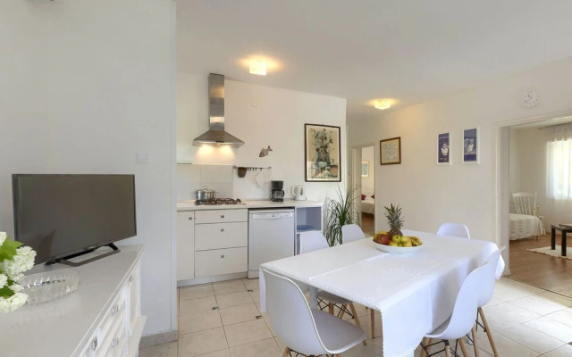 Laura Pula in Pula With 3 Bedrooms and 3 Bathrooms