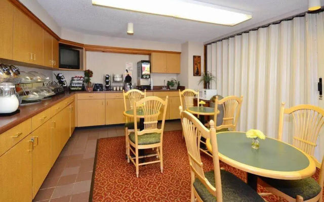 Best Western Blues Traveler Inn