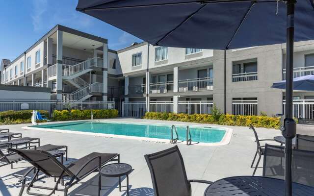 Quality Inn Fayetteville near Fort Bragg