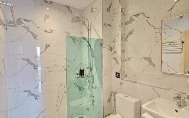 Calamint Residence Hotel