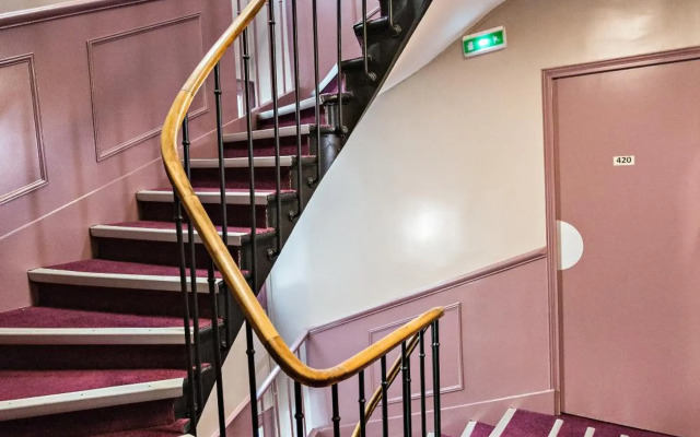 Modern Hotel