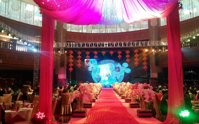 Qinghua Business Hotel