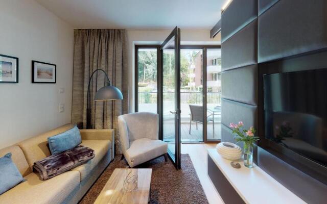 White Pearl Apartment 0.08