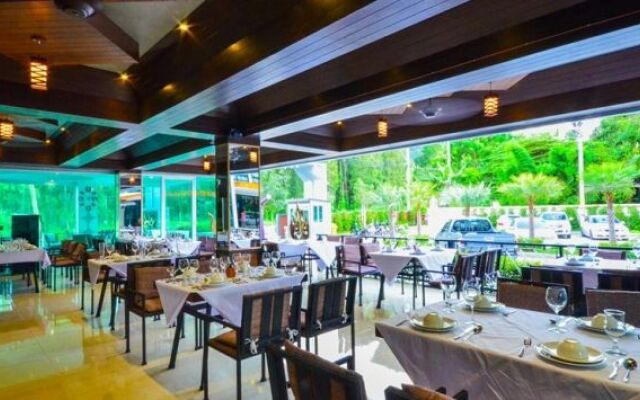 The Nice Condotel Bangtao Beach