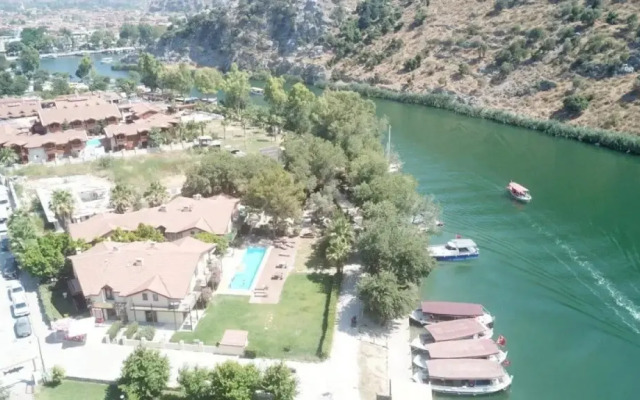 Riverside Houses