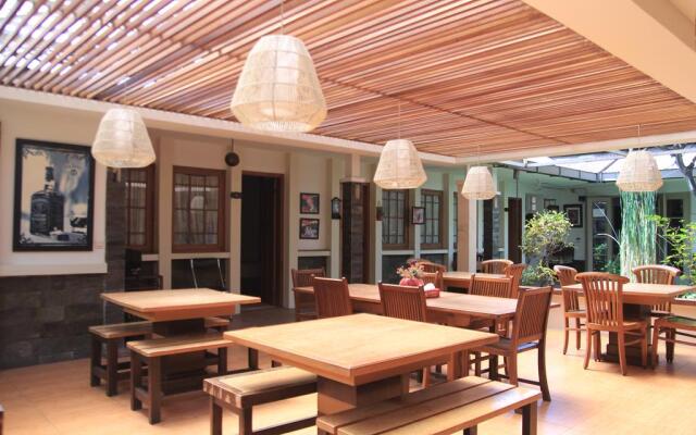 De' Tropis Family Guest House