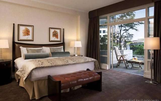Fairmont Waterfront