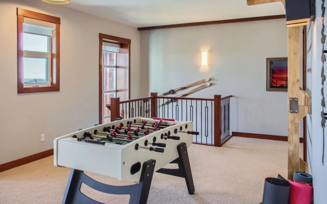 365 Moonshine Crescent by Okanagan Premier