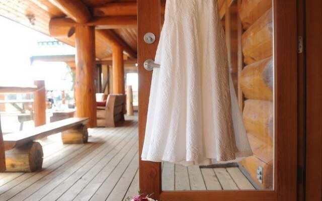 Fraser River Lodge
