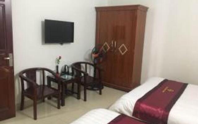 H ng NhAt Hotel