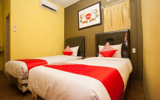 Sentosa Jaya Guest House by OYO Rooms
