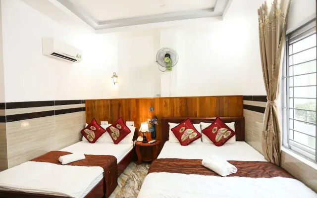 Ly Ly Hotel