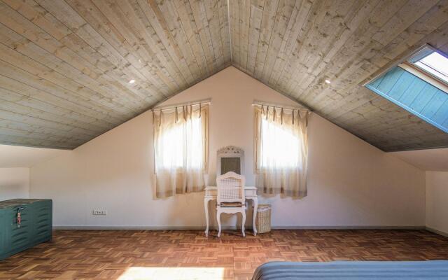 Modern Villa in Serilhac with Private Pool