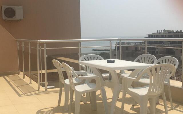 Golden Sea View Apartments